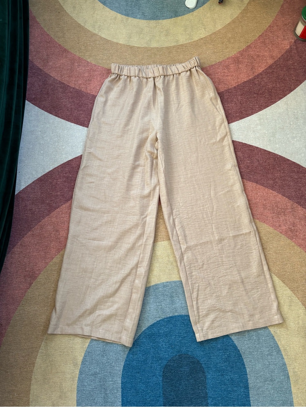 Easy-Wear Wide-Leg Pants in Light Beige